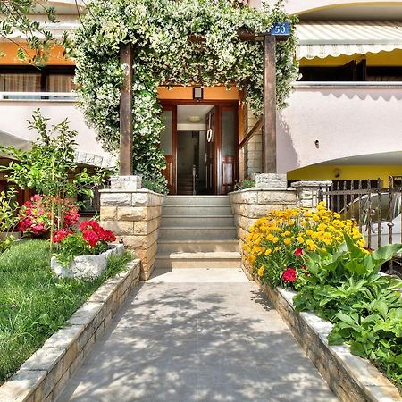 Apartment Roko 乌马格 外观 照片