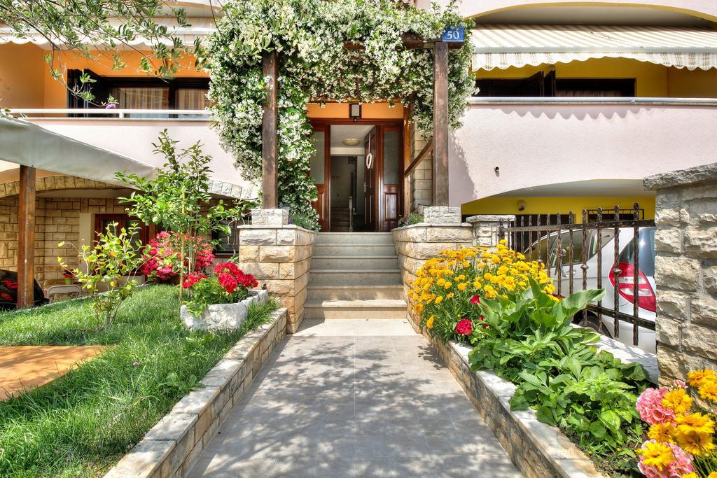 Apartment Roko 乌马格 外观 照片