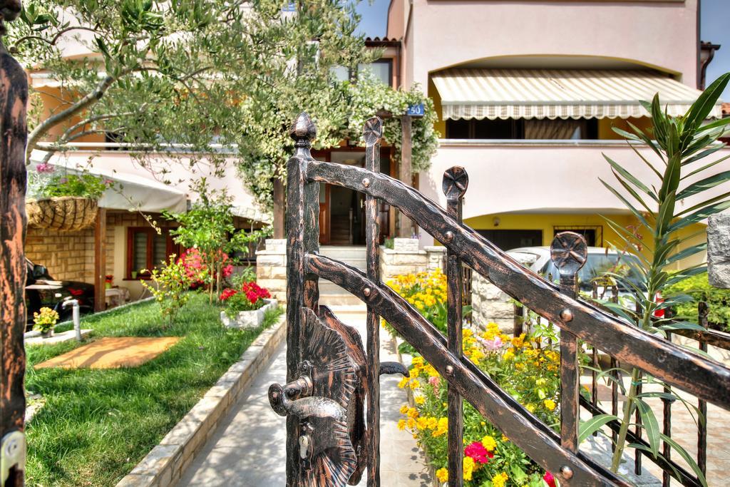 Apartment Roko 乌马格 外观 照片